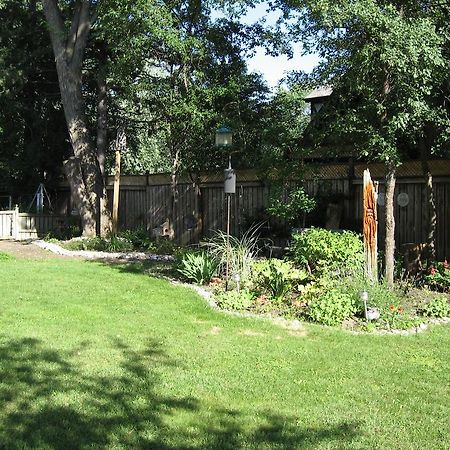 Twin Pines Bed And Breakfast Peterborough Eksteriør bilde